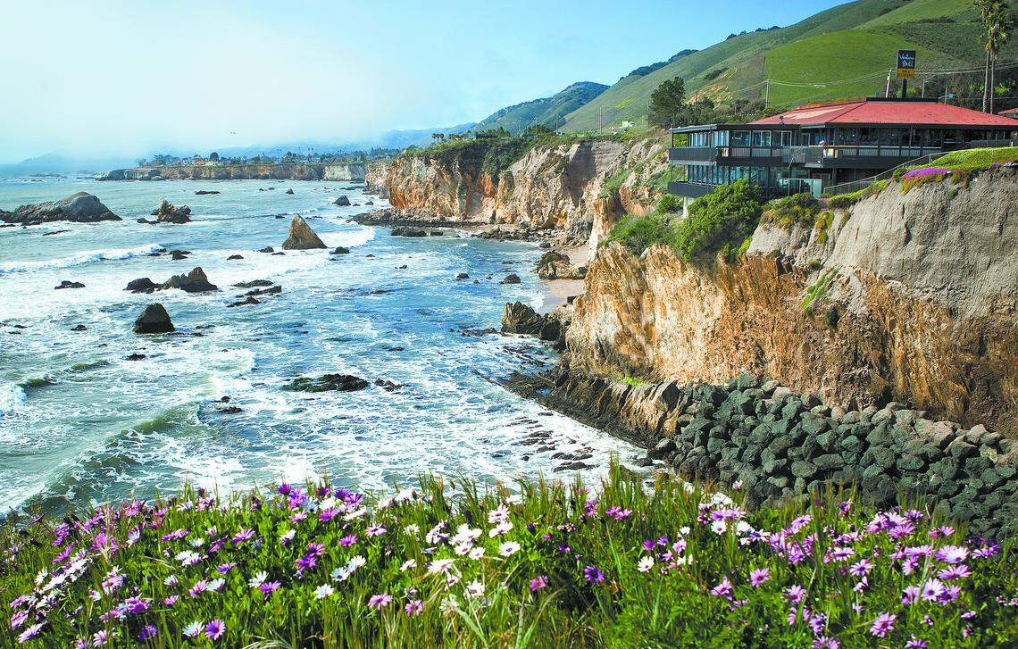 Ventana Grill oceanfront view, Shell Beach California