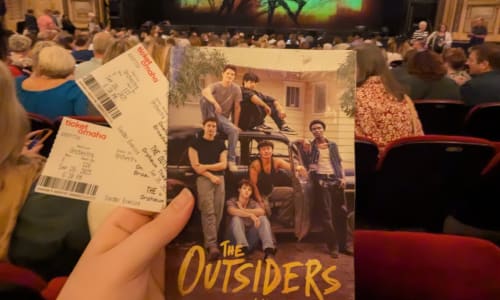 Chloe from 107.5 KISS FM Sees The Outsiders