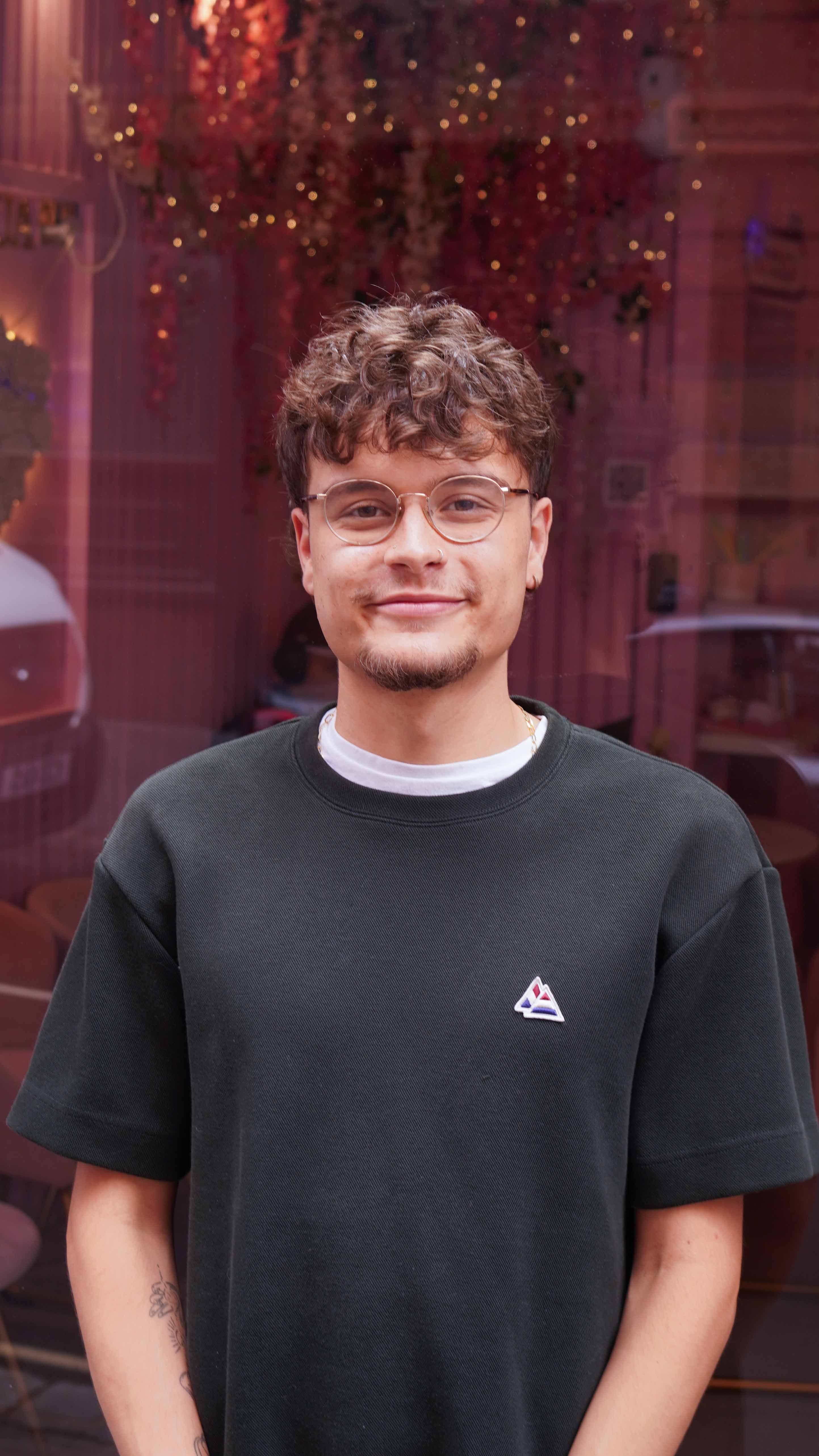 Derek from Cream Dream Café