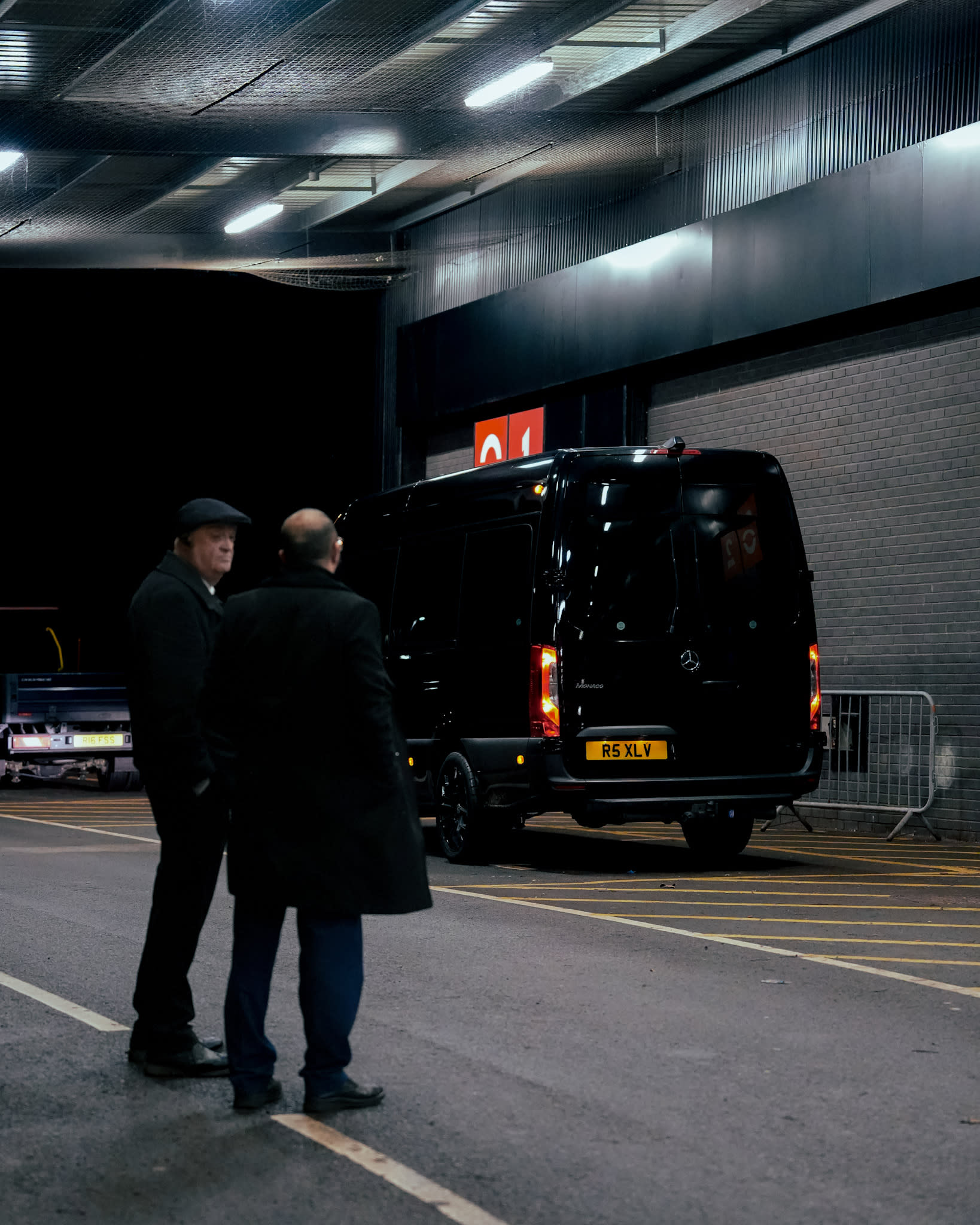 R5 Executive Mercedes S-Class at Manchester Airport terminal