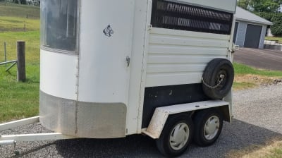Horse Trailer - Gillieston Heights