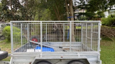 8 x 5 dual axel box trailer with ramp