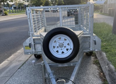 6x4 Box Trailer w/Tipper — trailer hire Baringa