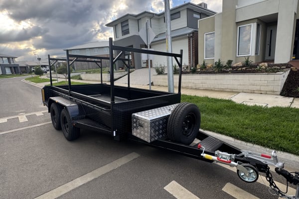Little bigger than a 12x5, extended draw, 420mm high side box trailer 