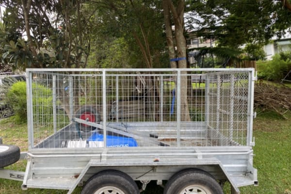 8 x 5 dual axel box trailer with ramp