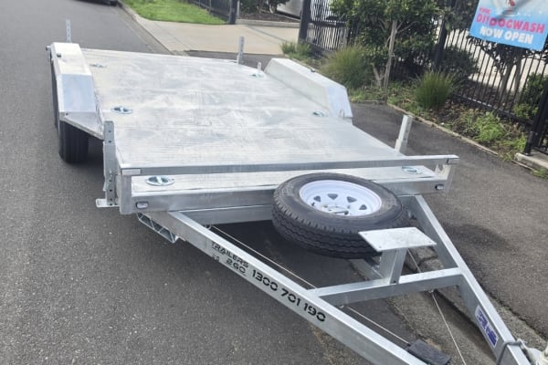 Car trailer hire Newcastle West — 15x6.6 Heavy Duty Car Trailer