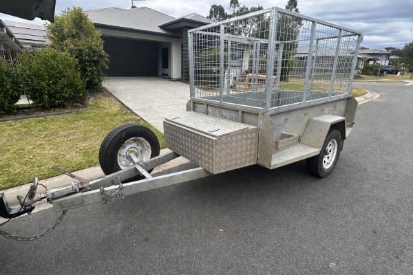 Box trailer hire Greenbank — 7x4 Braked Cage Trailer 