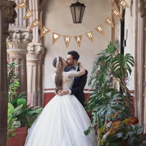 Vue 2 de Guirlande Fanions De Mariage