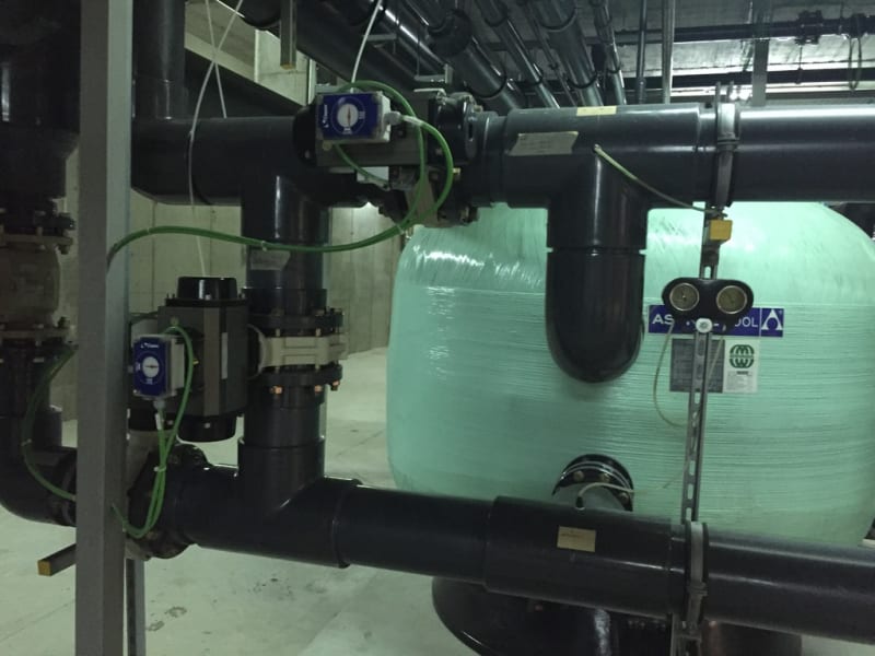 Filter connection, stadium-scale plant room