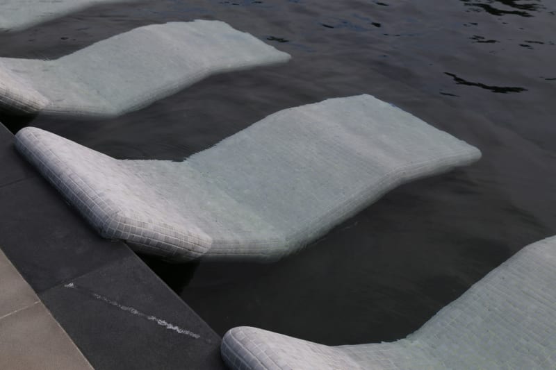 Floating lounger detail