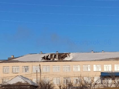 В Кваркенской школе отремонтировали обрушившуюся крышу