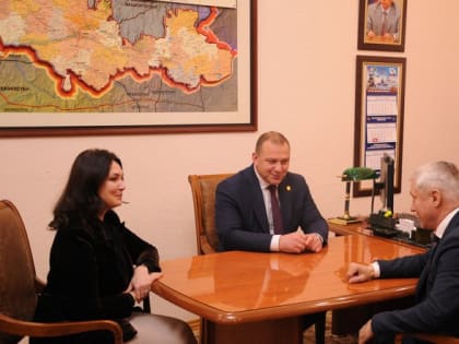 Владимир Бобров провел рабочую встречу с председателем Избирательной комиссии Оренбургской области Евгенией Ивлевой в преддверии избирательной кампании 2025 года