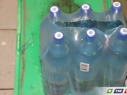Самый ходовой товар в магазинах - бутилированная питьевая вода