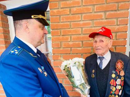 Ветераны приняли поздравления