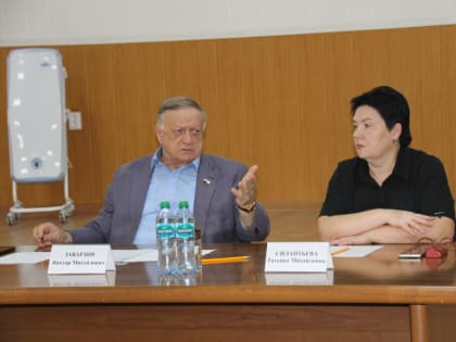 В понедельник, 15 июля, депутат Госдумы РФ Виктор Заварзин посетил с рабочим визитом Ясненский городской округ