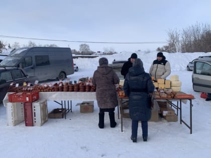 В Александровском районе регулярно проводится ярмарка выходного дня