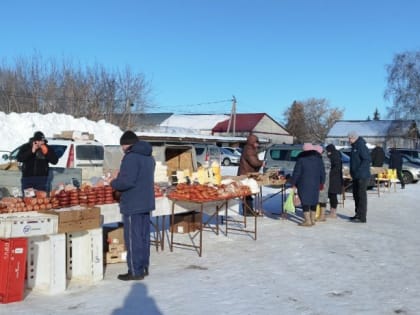 В Александровском районе регулярно проводится ярмарка выходного дня