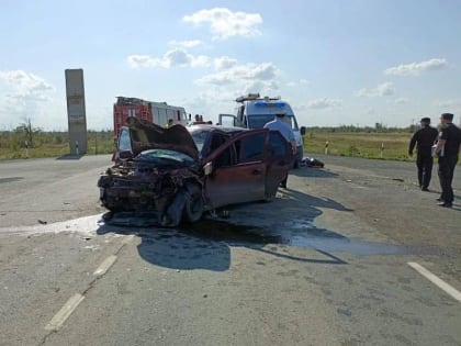 В ДТП на востоке Оренбуржья погибли два человека и три пострадали