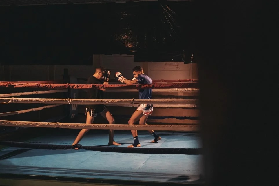 Sağ Kroşe (Right Hook Punch) Nedir? Nasıl Yapılır?