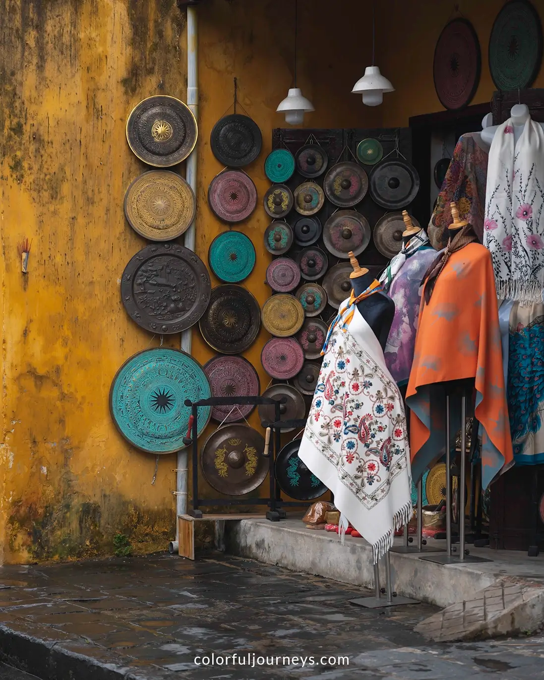 Souvenir shops in Hoi An, Vietnam