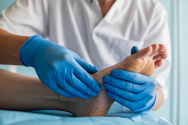 How to Spot Early Signs of Nail Infection