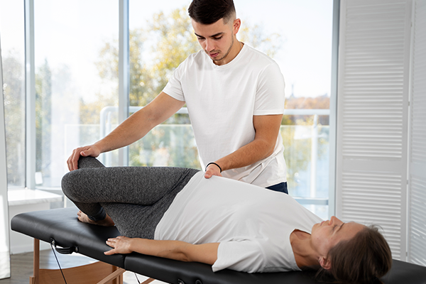 Ballincollig’s Physiotherapy Tips for Knees That Ache Going Down Stairs