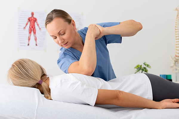 Why Your Shoulder Pain Isn’t Going Away (And What Actually Helps)