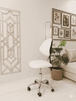 Hydraulic Clinic Stool - Hydraulic Stool - NEES Medical Lahore