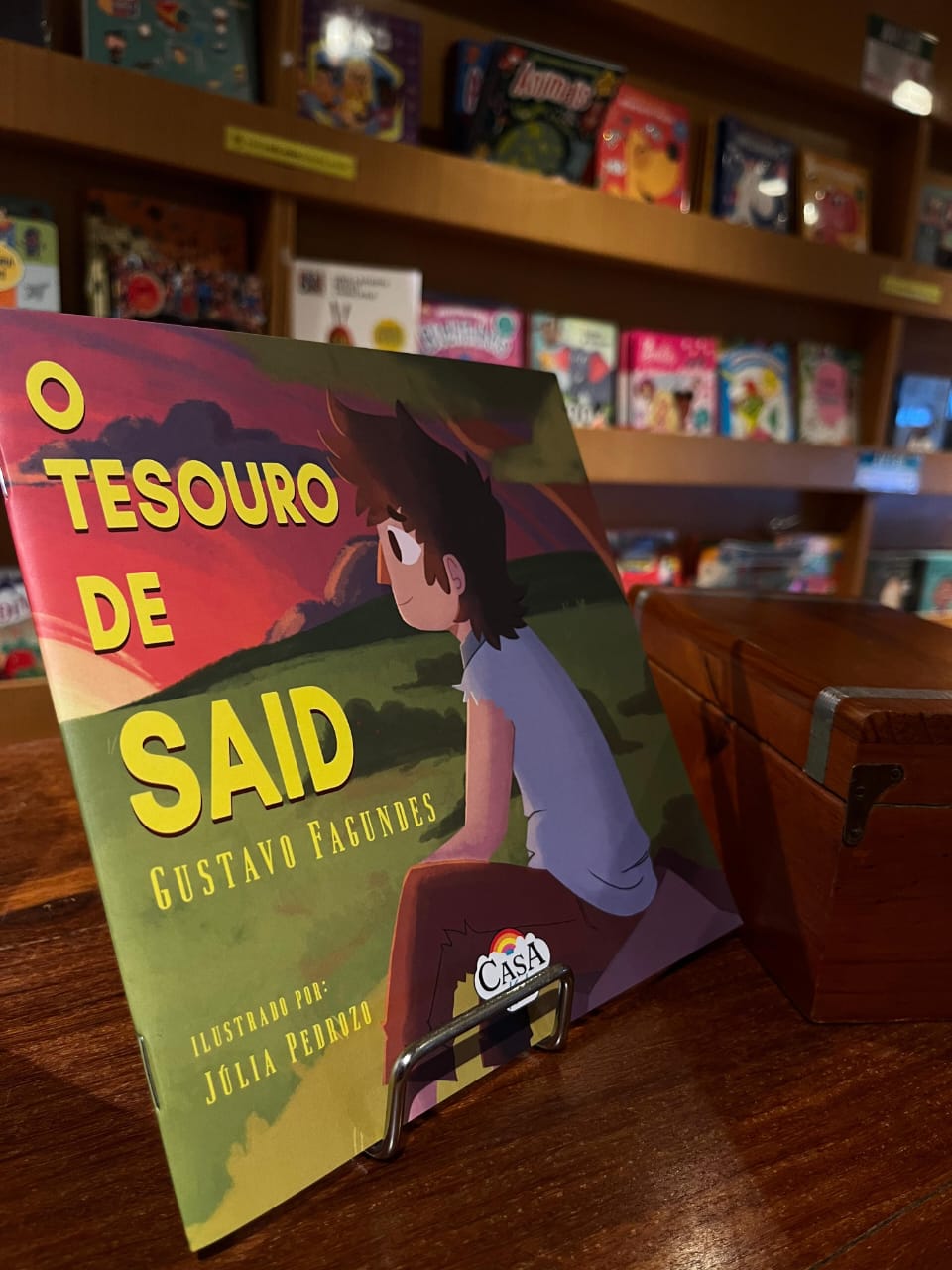 Foto do evento de lançamento do livro 'O Tesouro de SAID'.