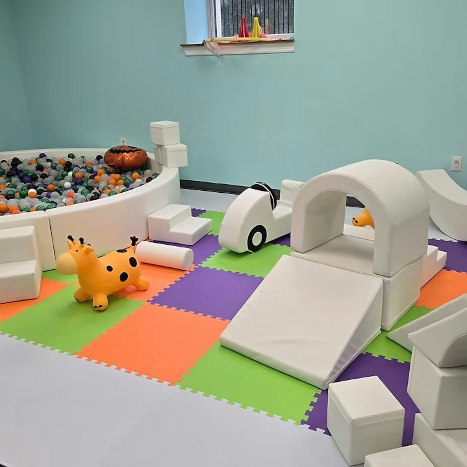 Round Ball Pit & Soft Play Rental (9ft)