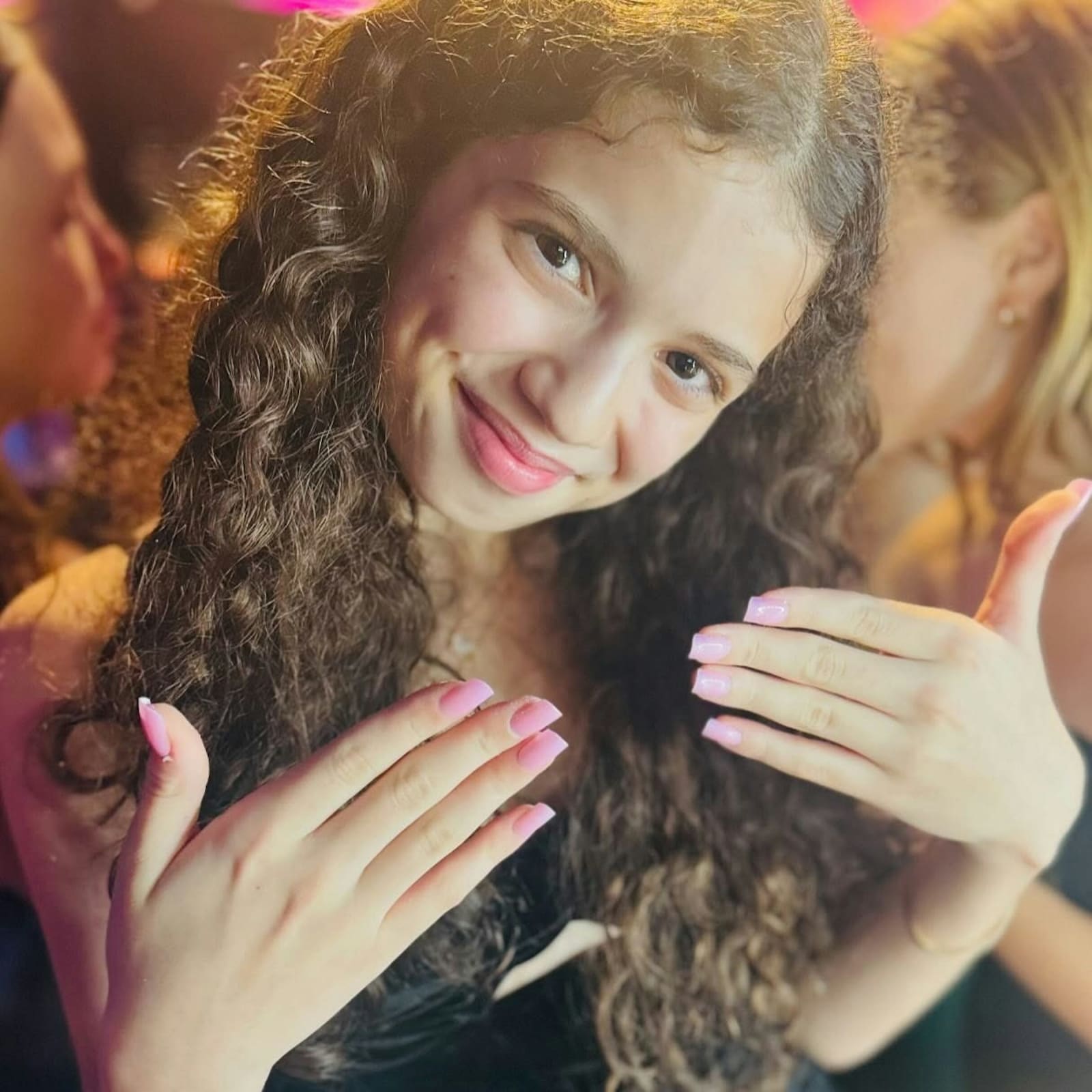 On-Site Nail Bar Experience