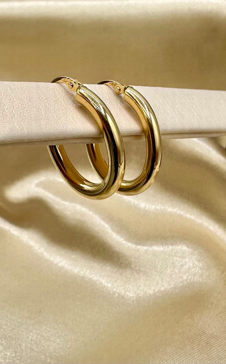 Luxe Gold Classic Hoops
