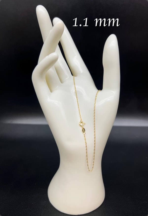 Tiny Gold chain 2