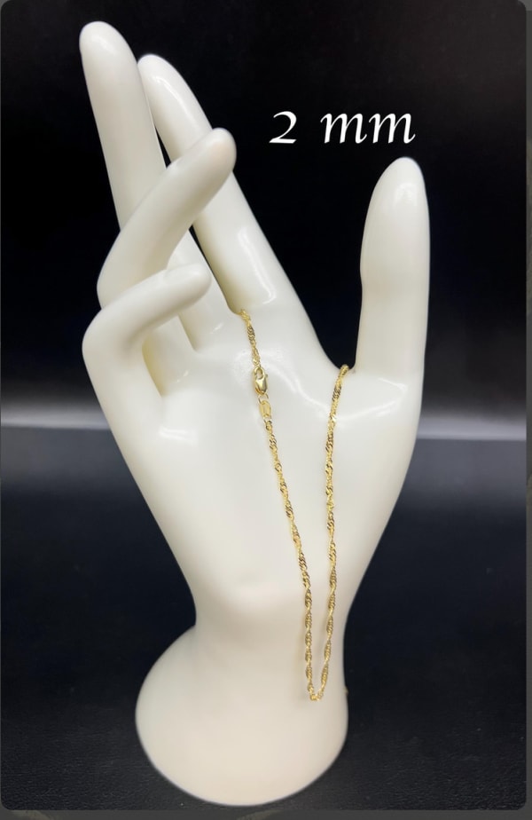 Tiny Gold chain 3