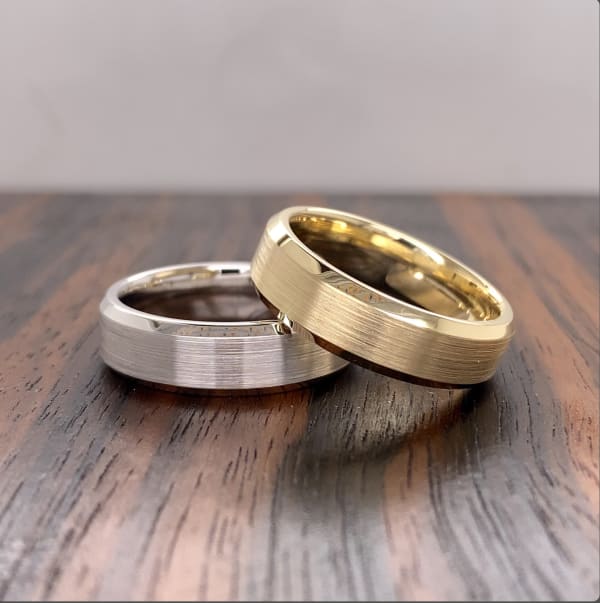 Gold Men's Beveled Edge Wedding Band Gold Ring 3