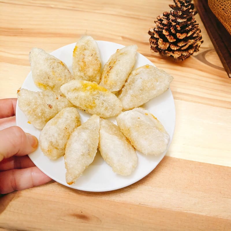 Đĩa bánh bột lọc rán Quảng Bình vỏ giòn rụm vàng nhẹ