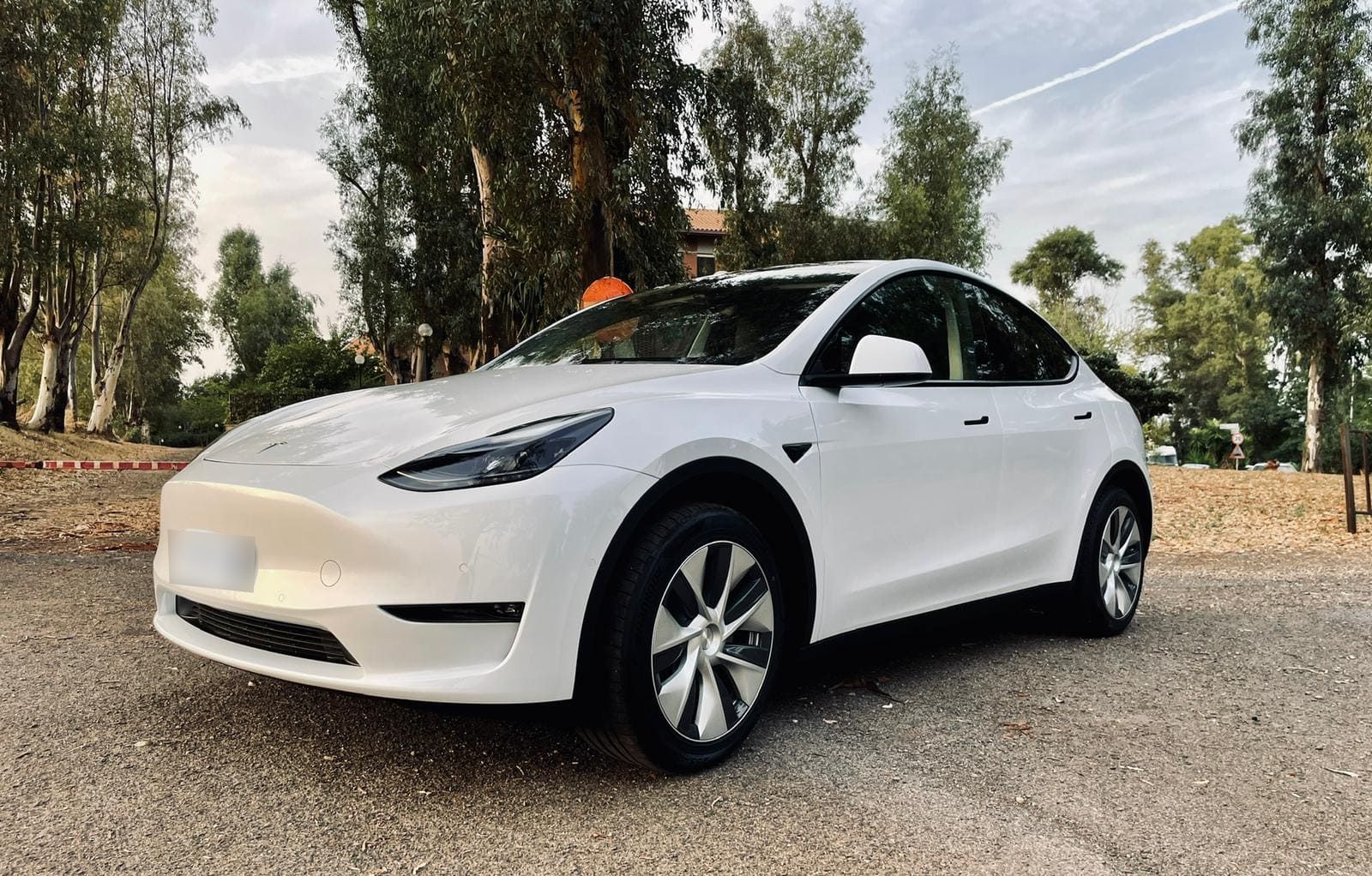 Прокат и аренда Tesla Model Y Long Range в Италии