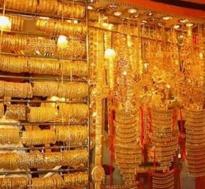 قفزة قوية في أسعار الذهب… ارتفاع محلي وعالمي مدعوم بتراجع الدولار وتطورات سياسية