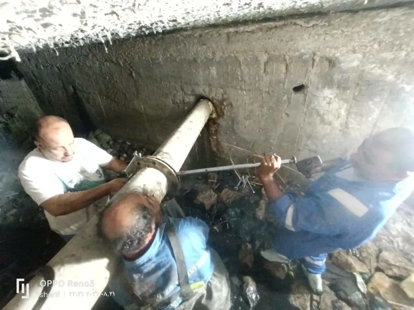 بحضور المحافظ.. إصلاح خط طرد الصرف الصحي بقرية الحجر بالفيوم