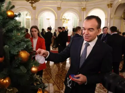 Губернатор Краснодарского края Вениамин Кондратьев исполнит детские новогодние мечты с «Елки желаний» в Москве