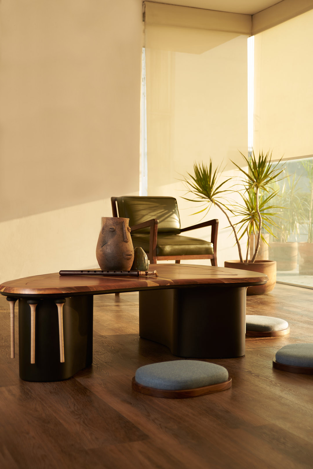 LANGO TABLE — 2