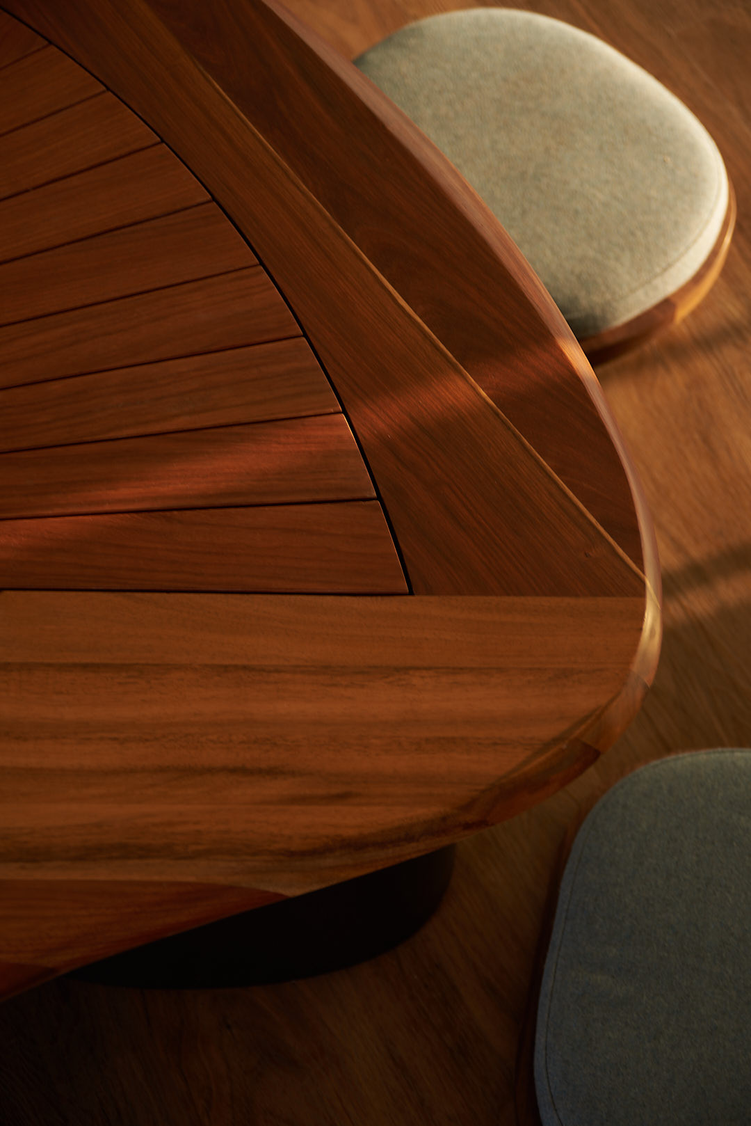 LANGO TABLE