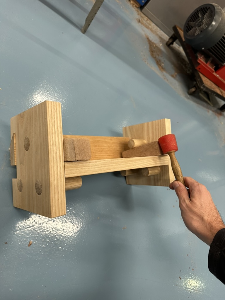 WEDGE SHELF — plate 8
