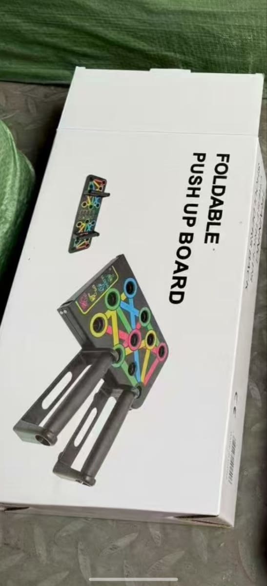 Foldable push up board