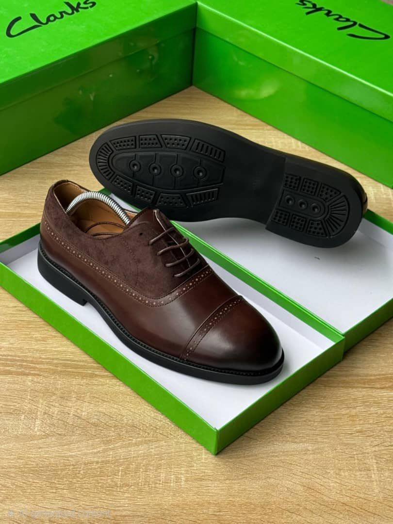 Suede panel and classic brogue detailed shoes
