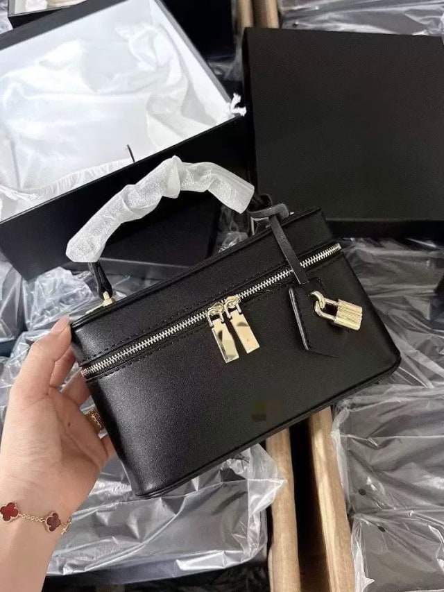 Chic quality PD handbag