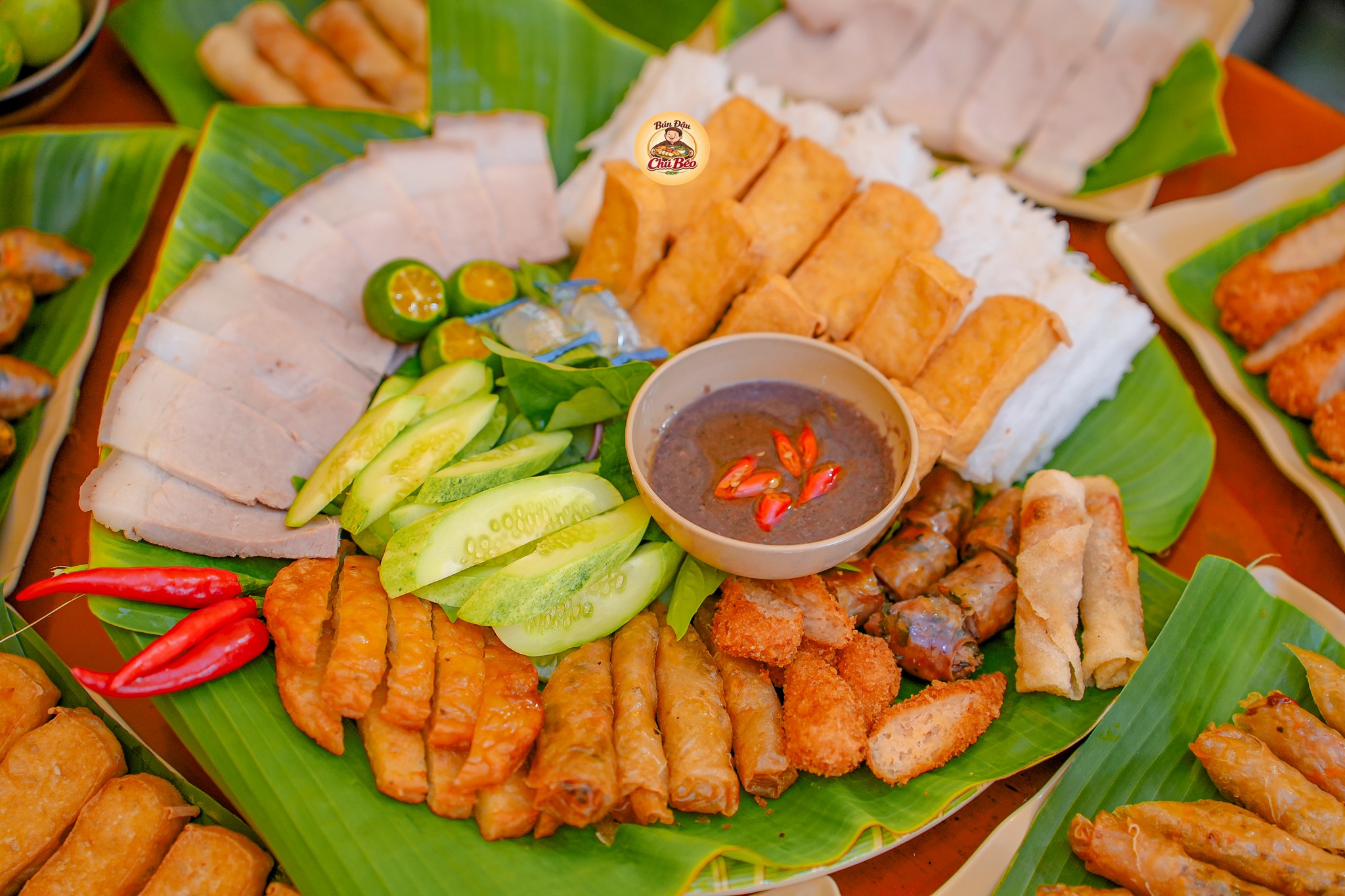 BÚN ĐẬU 2 NGƯỜI ĐẶC BIỆT