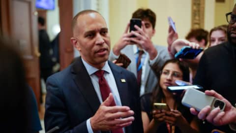SWITCHING PARTIES' - House Minority Leader Hakeem Jeffries Reacts to Wild News That Texas Rep. Cuellar Files for Re-Electio ...