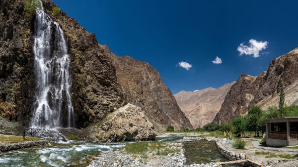 Manthoka Waterfall