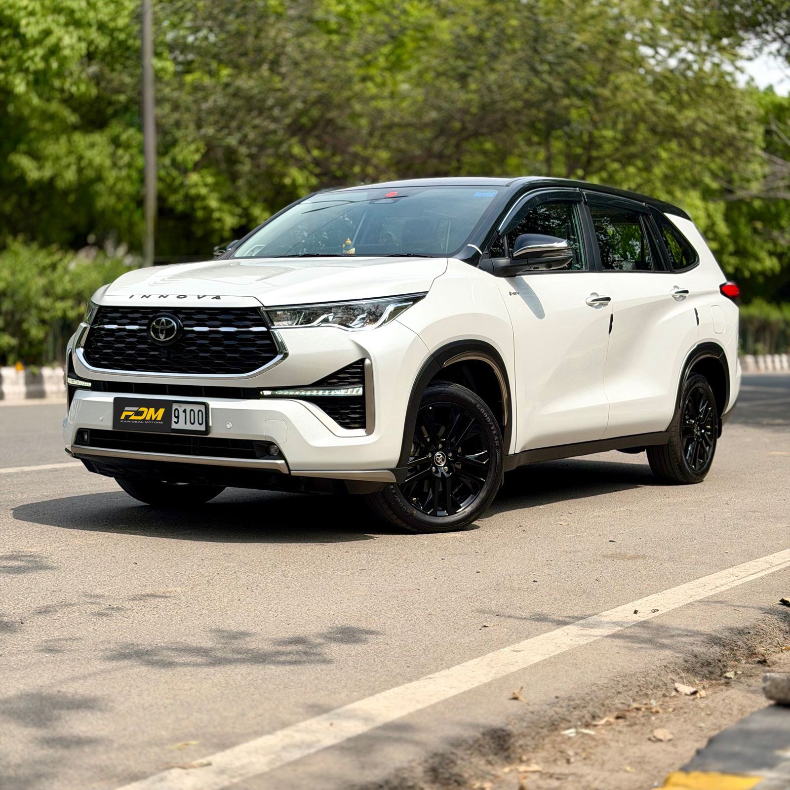 TOYOTA INNOVA HYCROSS EXCLUSIVE EDITION ZX HYBRID/ PETROL 7S